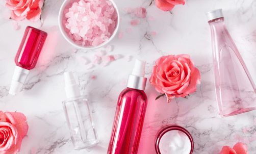 bottles-skincare-lotion-serum-medical-rose-flowers-9Q98B2J (1)
